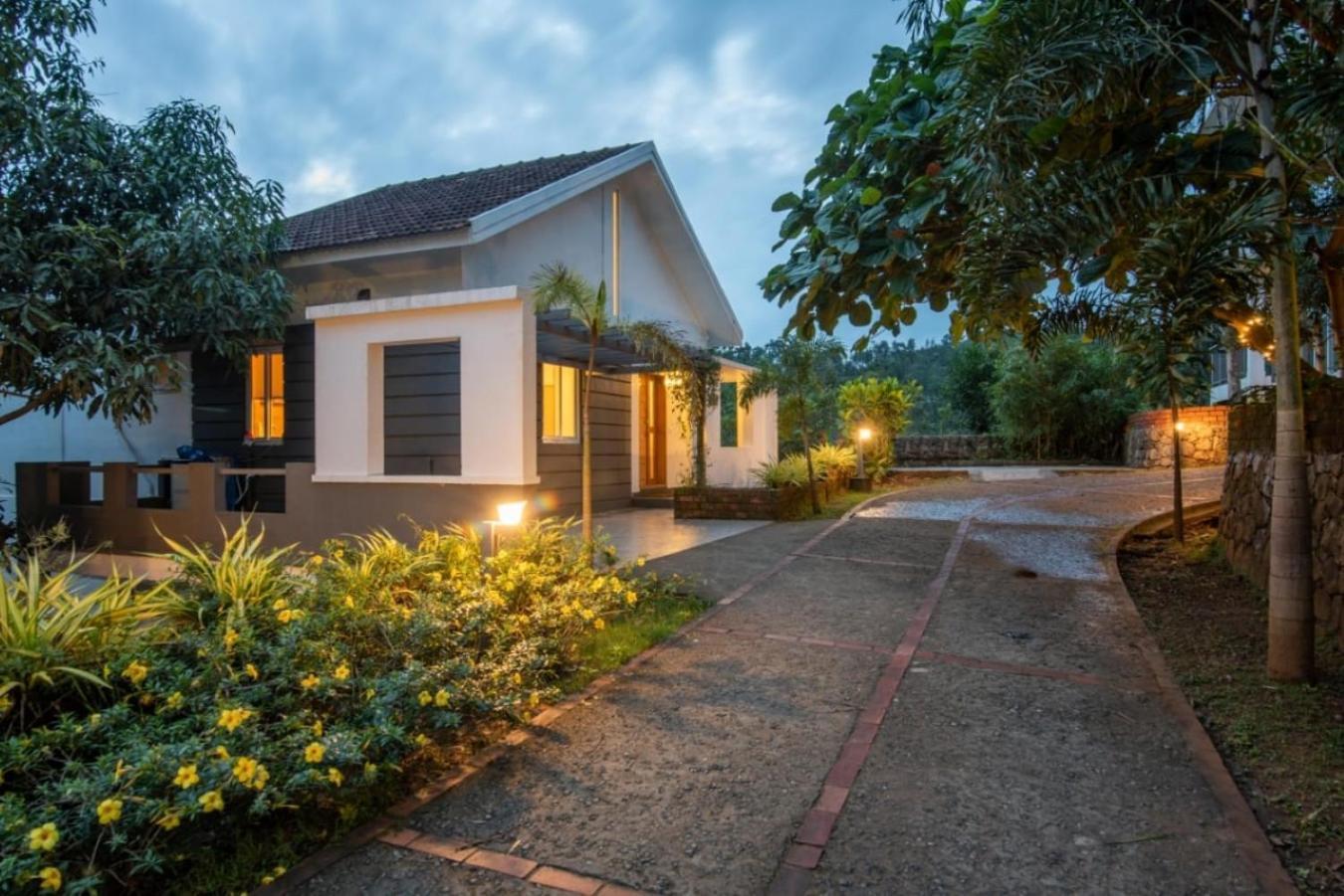 Dazzle Villa Resort Kalpetta Kültér fotó